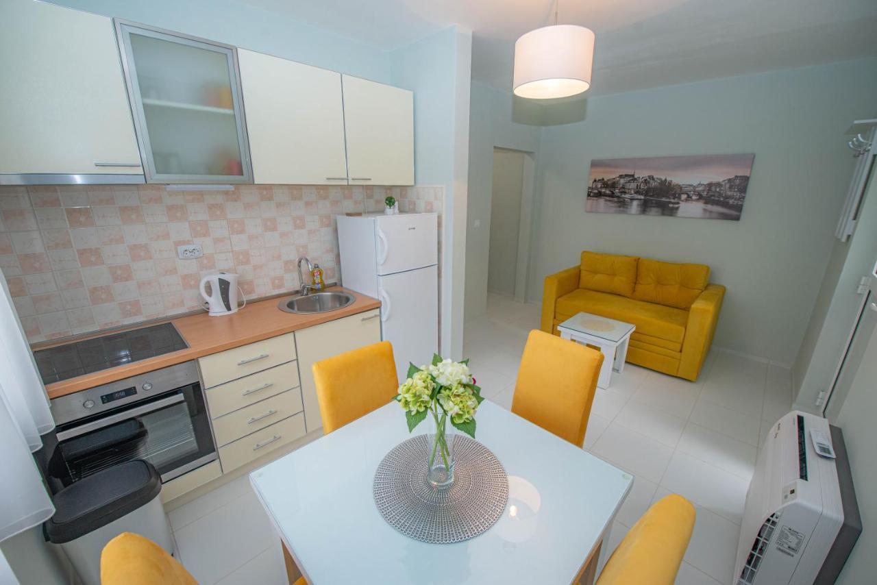 Apartments Biskupovic Muo Exteriör bild